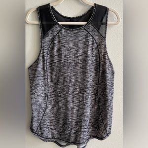 Lululemon tank size 10 black and white